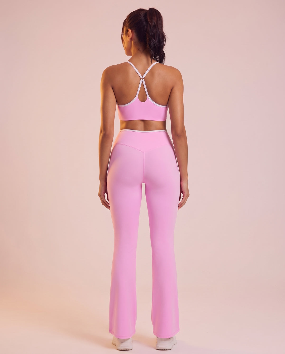 "Line" contrast-trim sports bra