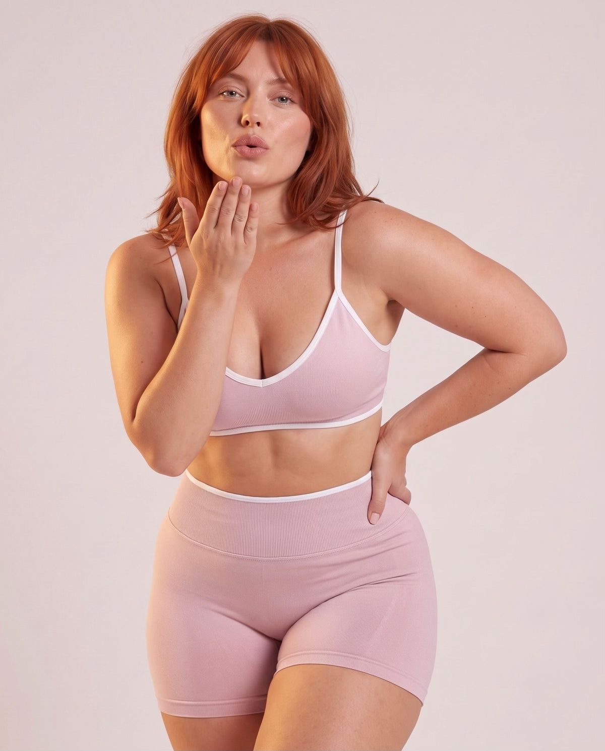"Line" 2‑piece set: sports bra & shorts